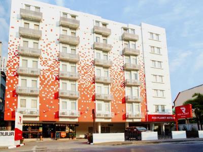 Red Planet Phuket - Sha Extra Khách sạn 3*
